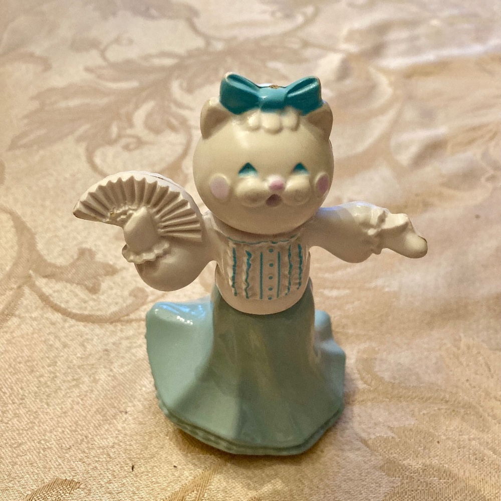Avon Felina Fluffles Pink & Pretty Perfume Bottle